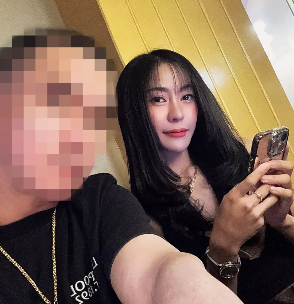 뉴비지니스 가라오케 에이스 아가씨